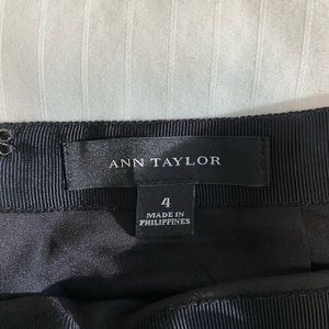LAST CHANCE Ann Taylor Pencil Skirt Black